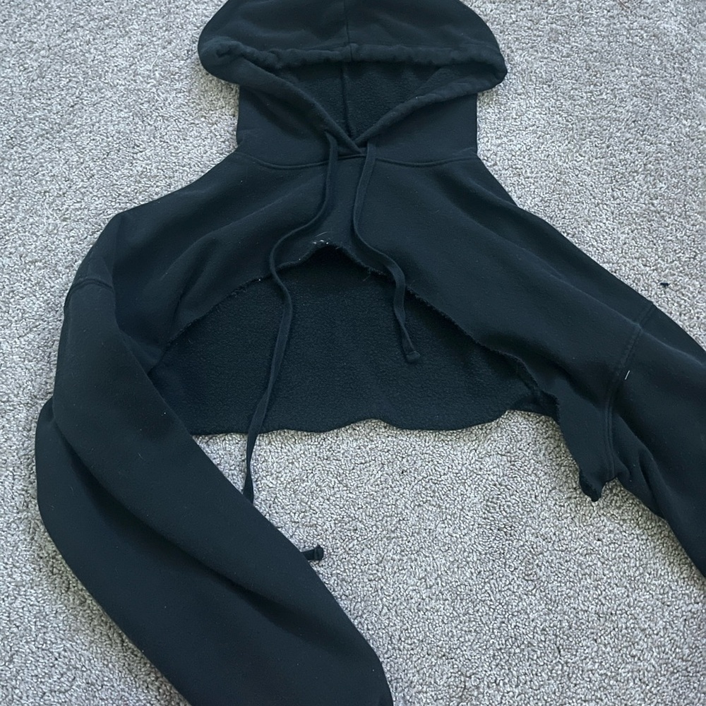 Wild Fable Black Cropped Sweatshirt